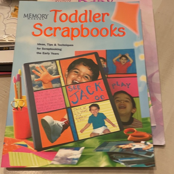 Baby & Toddler Scrapbook Ideas Book with loose paper bundle - Picture 11 of 13